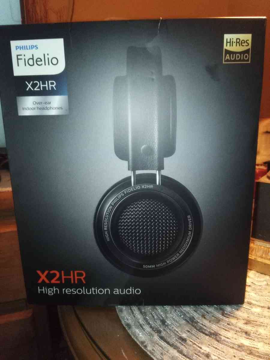 Phillips Fidelio indoor headphones - Memphis, Tennessee - FleaMarketBay