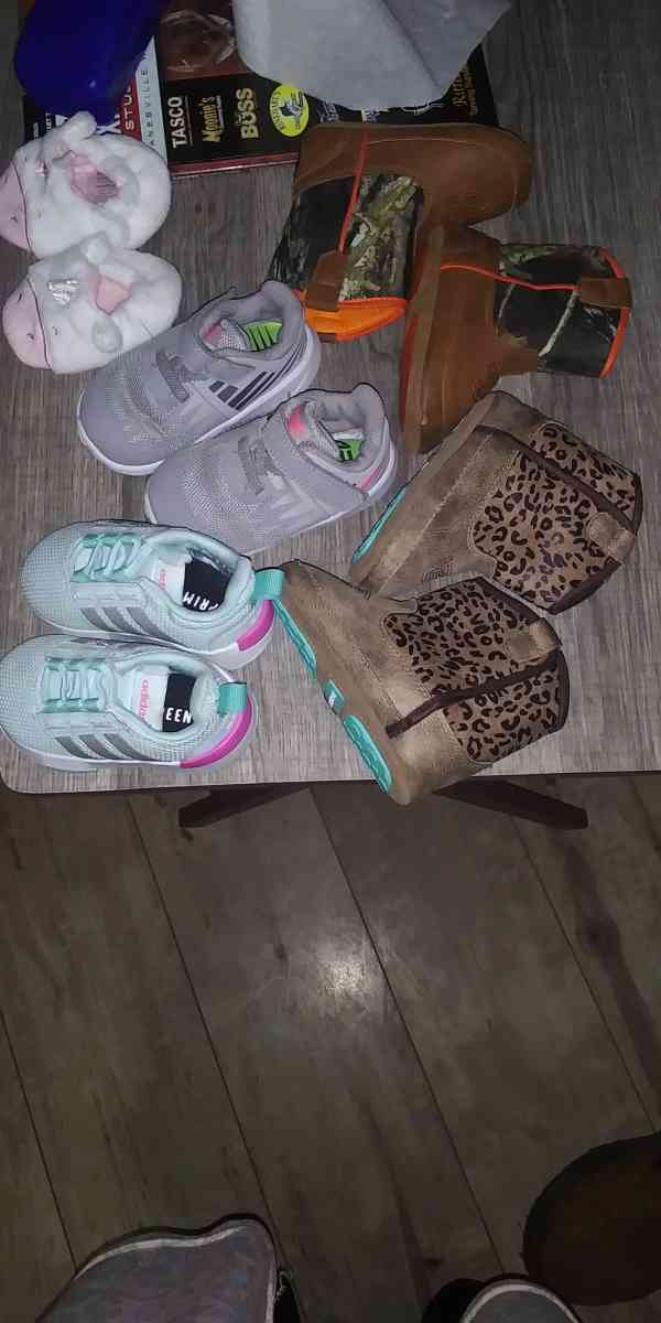 baby Boots and shoes 10 each - Dalton, Georgia - FleaMarketBay