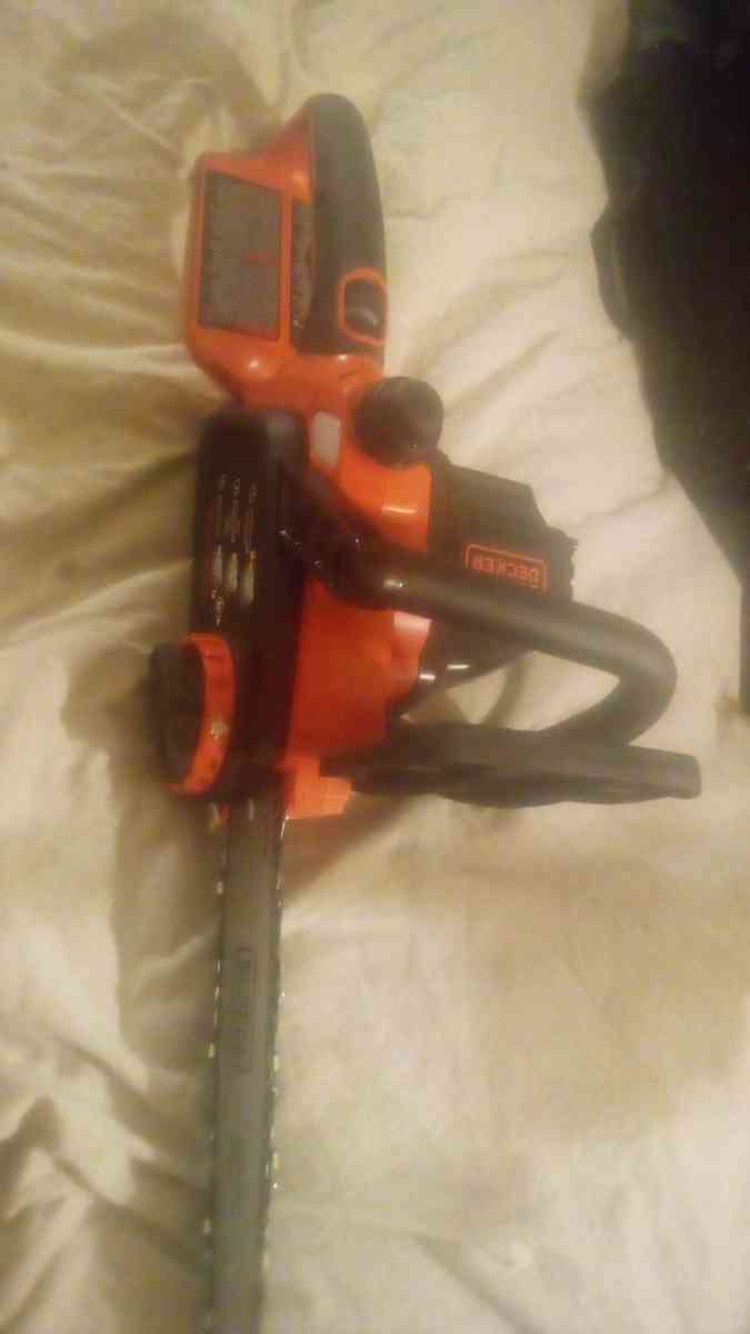 20V Max Electric Chainsaw - Findlay, Ohio - FleaMarketBay