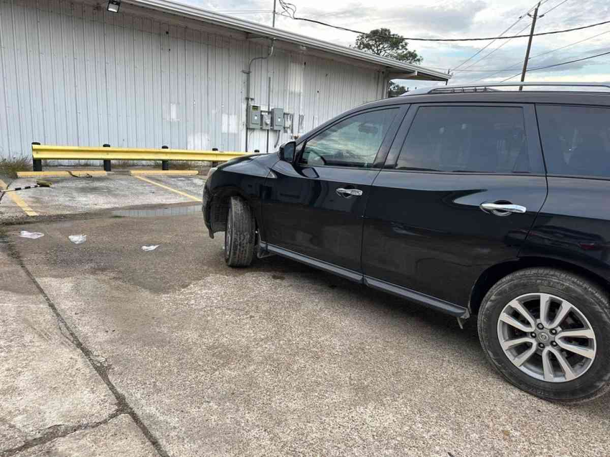 2016 Nissan pathfinder s - Baytown, Texas - FleaMarketBay