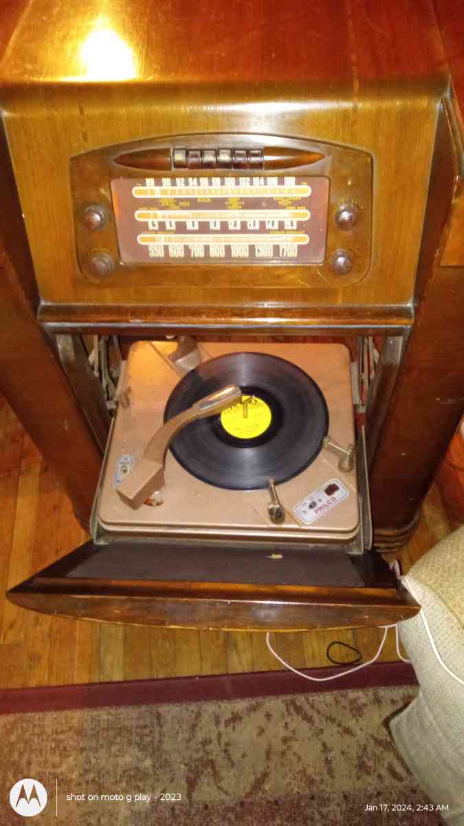 antique floor radio with phono - Jasper, Indiana - FleaMarketBay