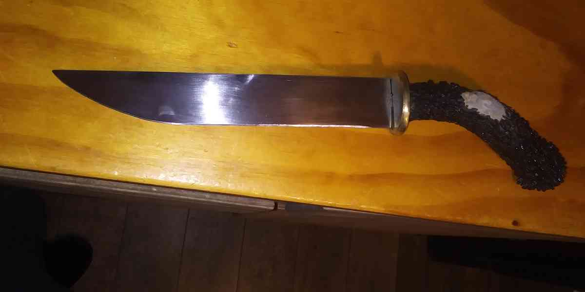 blade 9 inches real deer horn handle and all hand crafted - Dalton, Georgia - FleaMarketBay