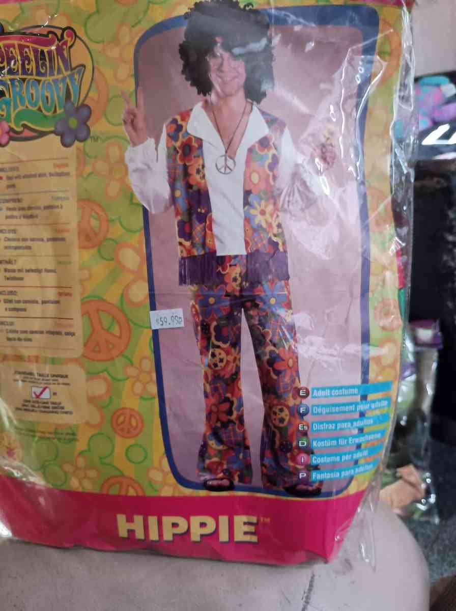 costumes - Largo, Florida - FleaMarketBay