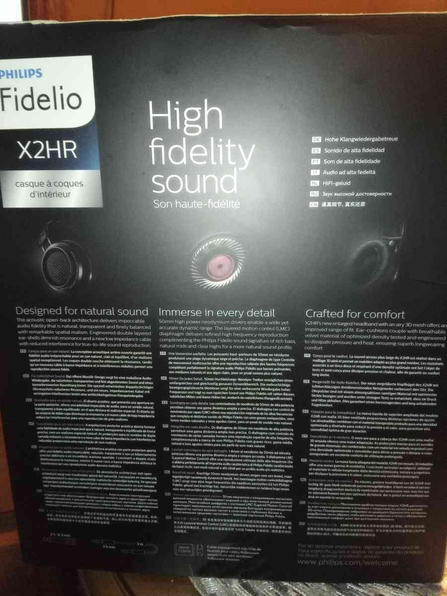 Phillips Fidelio indoor headphones - Memphis, Tennessee - FleaMarketBay