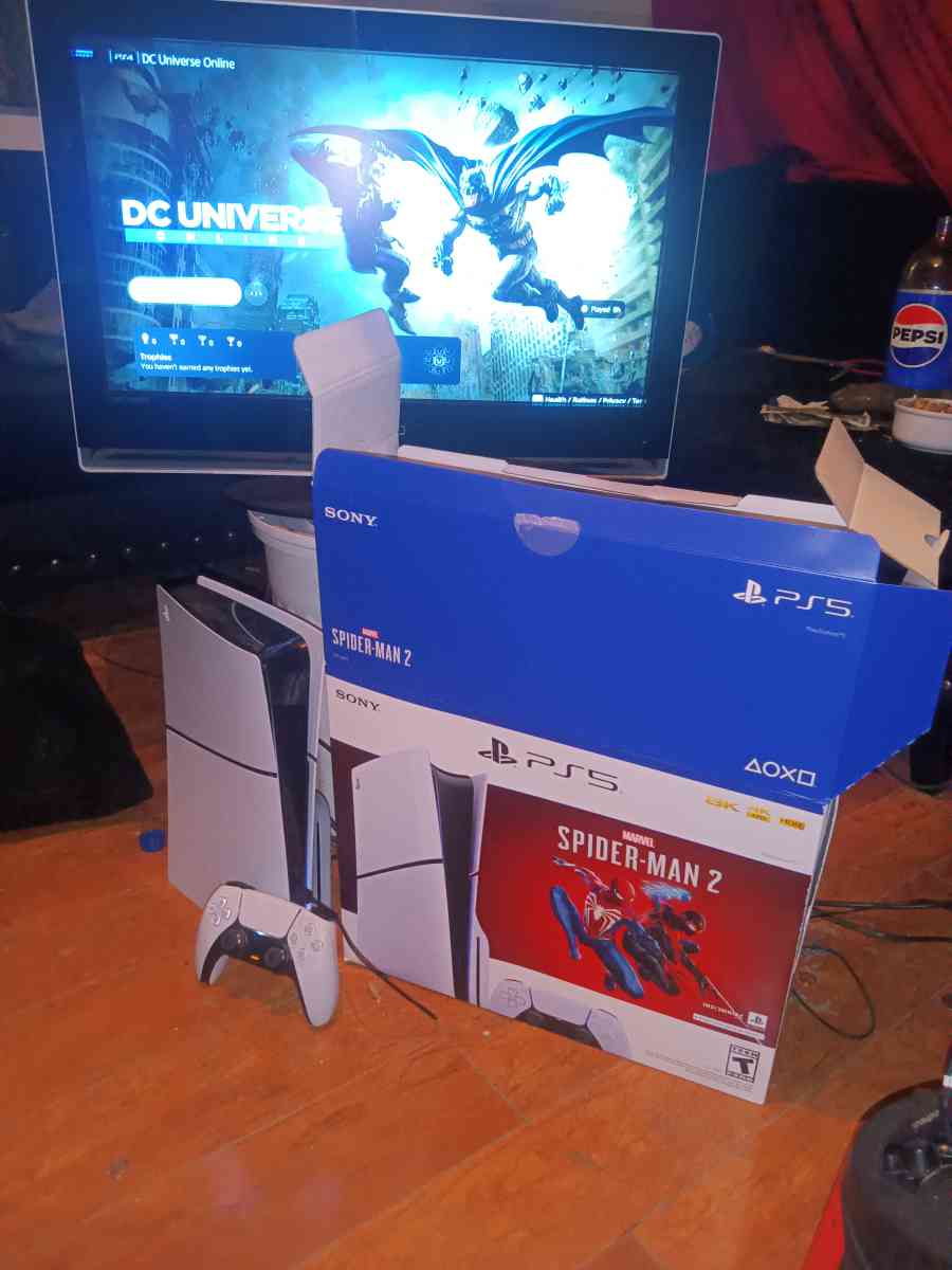 brand New PS5 with game - Tampa, Florida