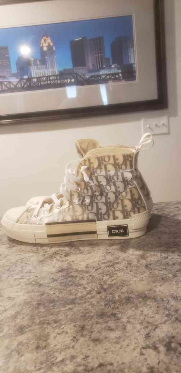 designer shoes - Franklin, Ohio - FleaMarketBay