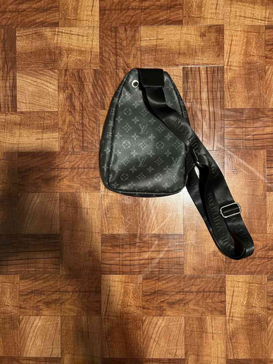 louis vuitton sling bag - Houston, Texas - FleaMarketBay