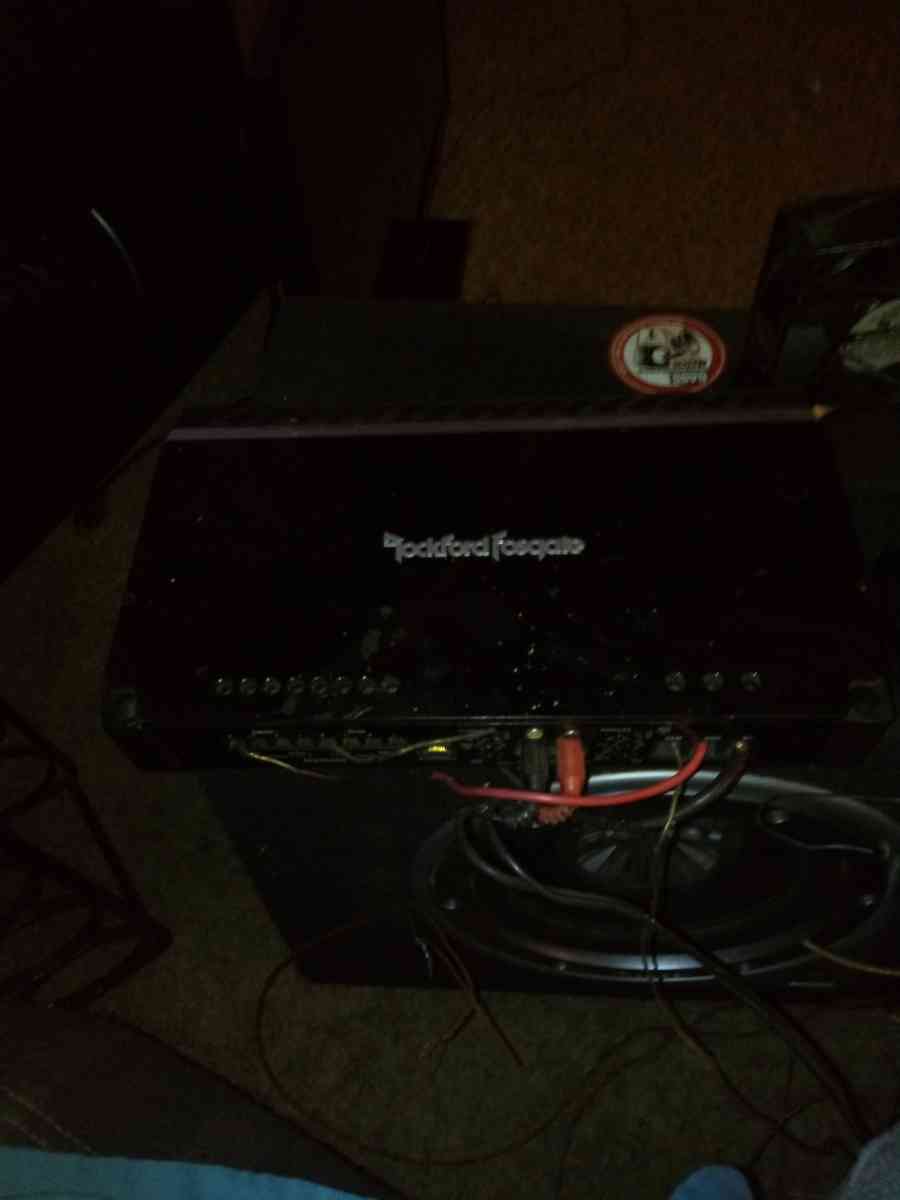 Rockford fosgate punch 2 amp with punch 2 subwoofer - Warren, Michigan