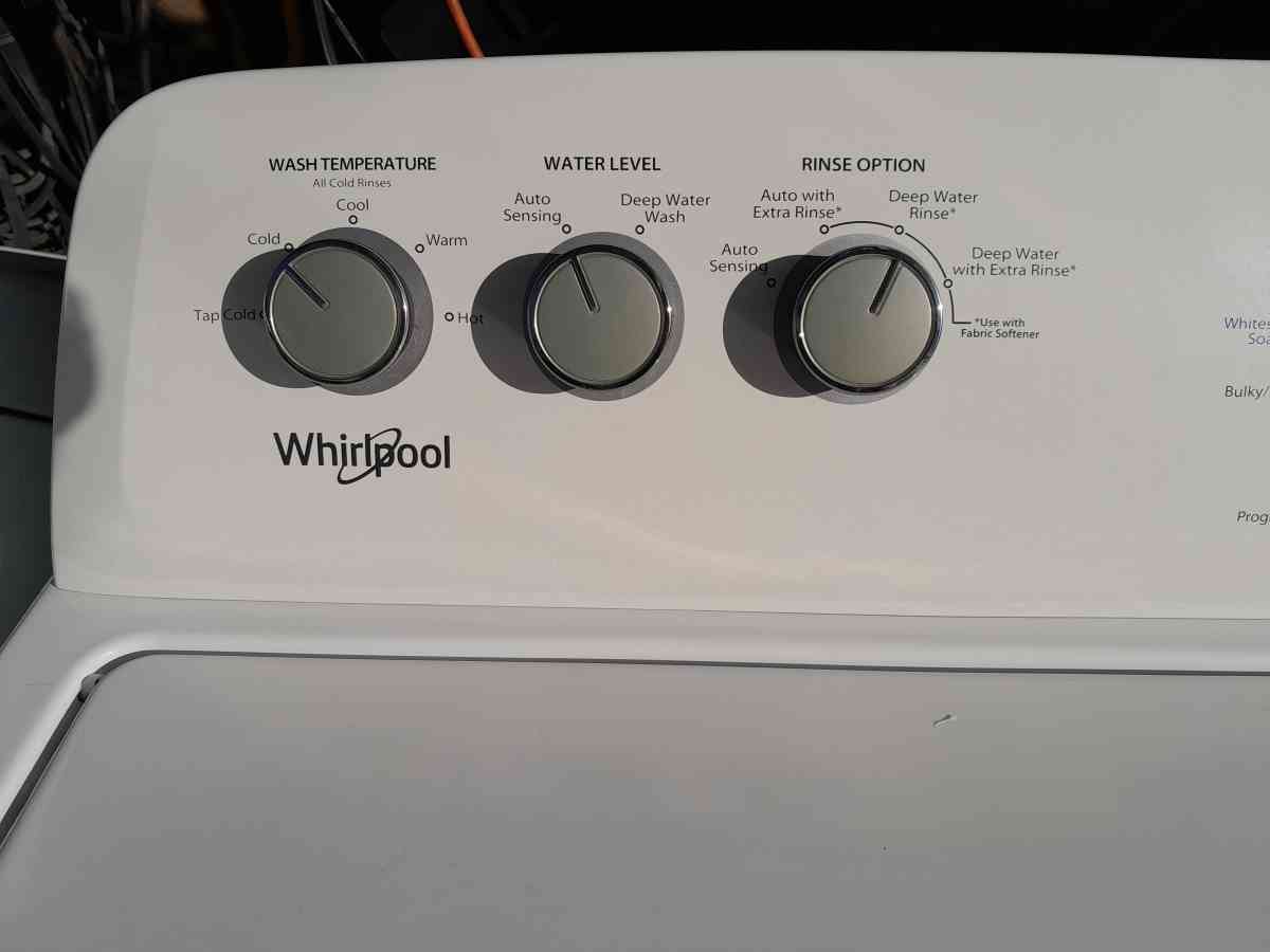 WHIRLPOOL WASHER DRYER ELECTRIC WHITE ON WHITE JUST LIKE NEW - Alpine, Arizona - FleaMarketBay