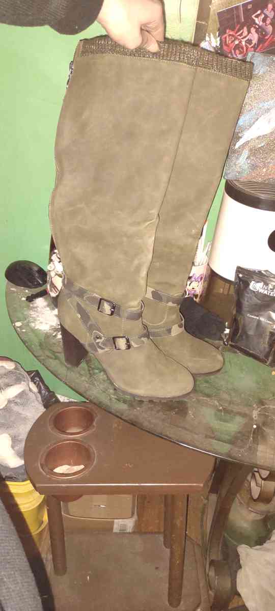 womens size 11 boots - Bethel, Ohio