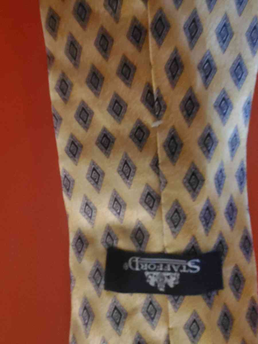 Stafford tie gold silver and blue design 54 inches long wide - Altoona, Alabama - FleaMarketBay