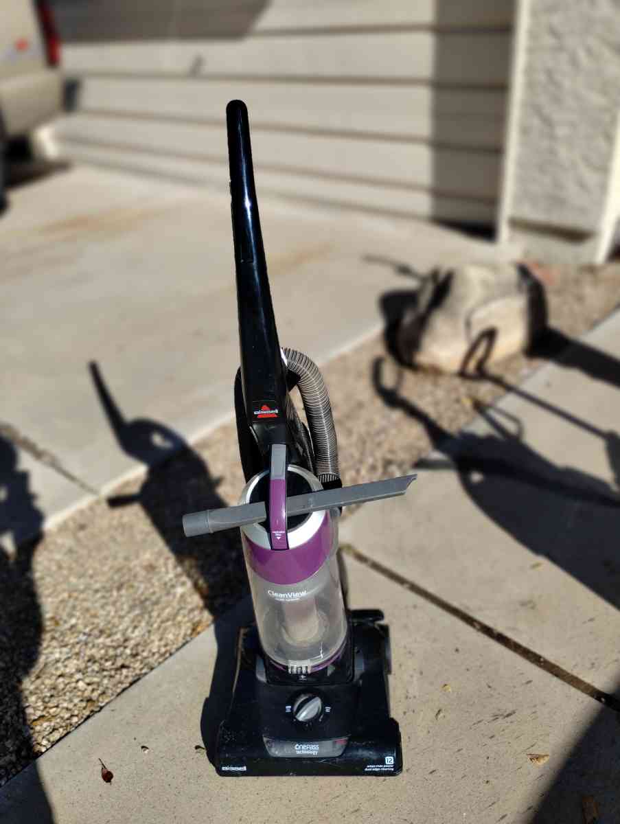 Bissell Bagless Vacuum Cleaners prices in description - Peoria, Arizona - FleaMarketBay