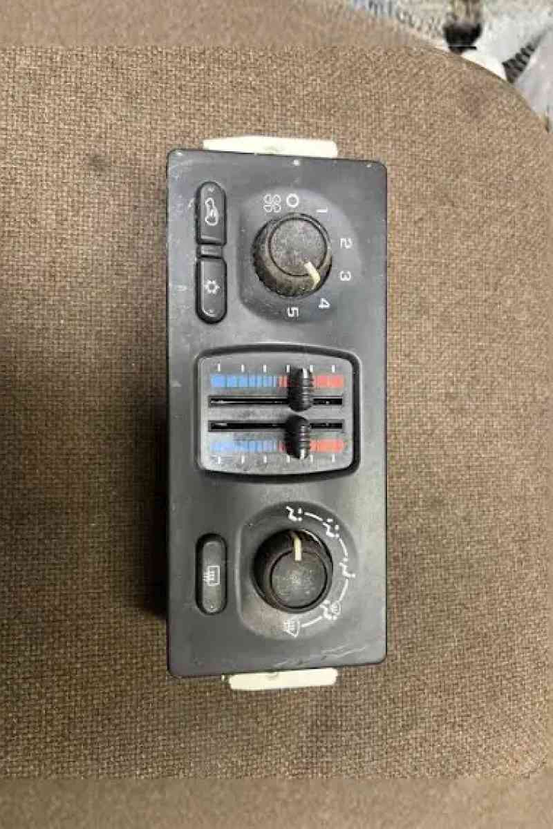 AC master switch - Fresno, California - FleaMarketBay