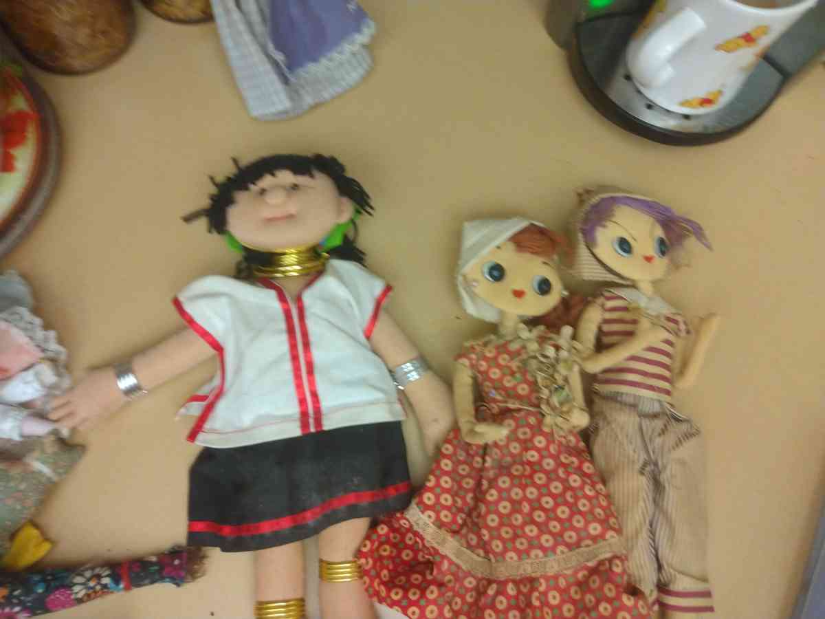 old dolls - Portland, Oregon - FleaMarketBay