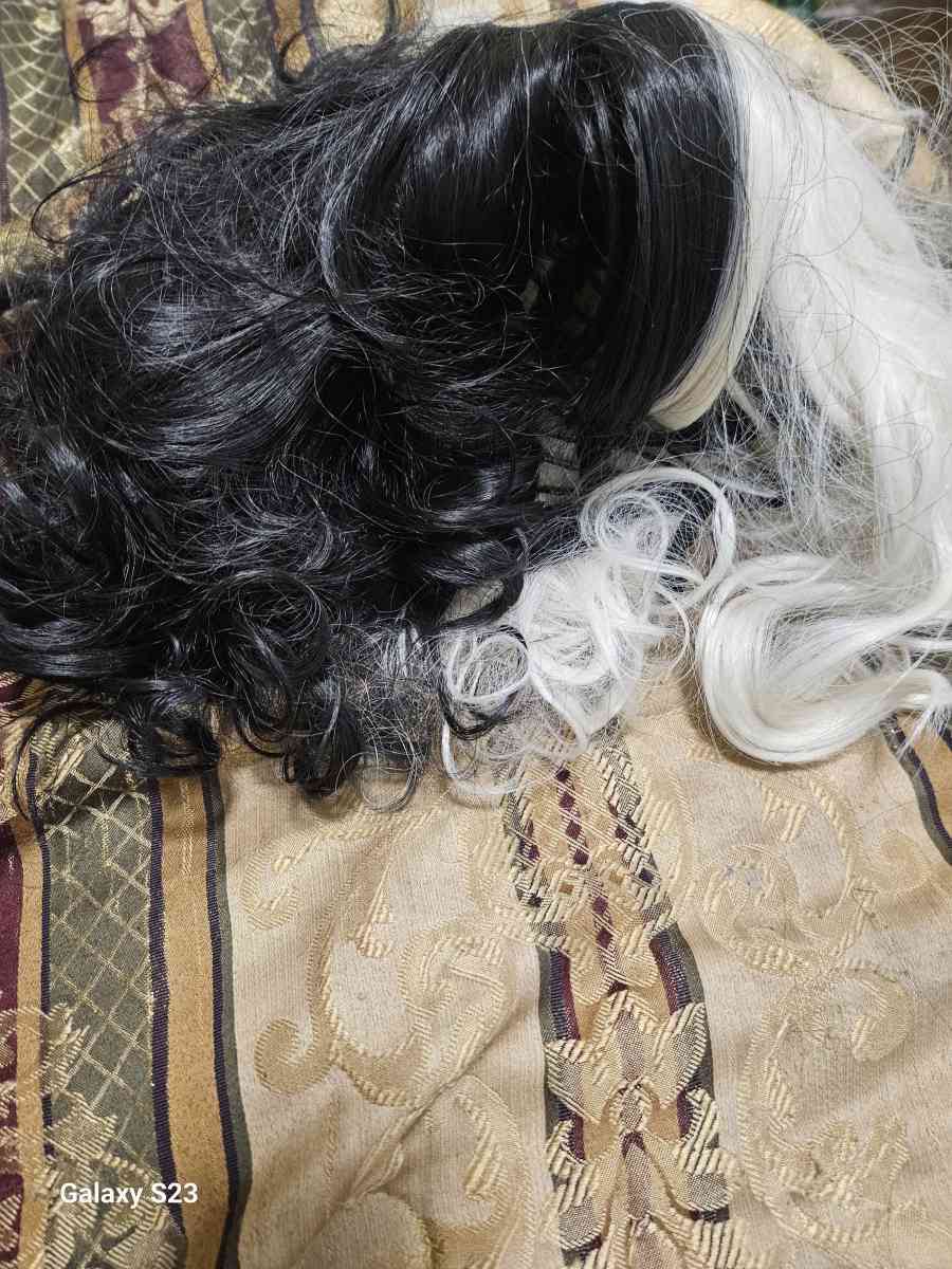 womans wigs - Jefferson, Ohio - FleaMarketBay