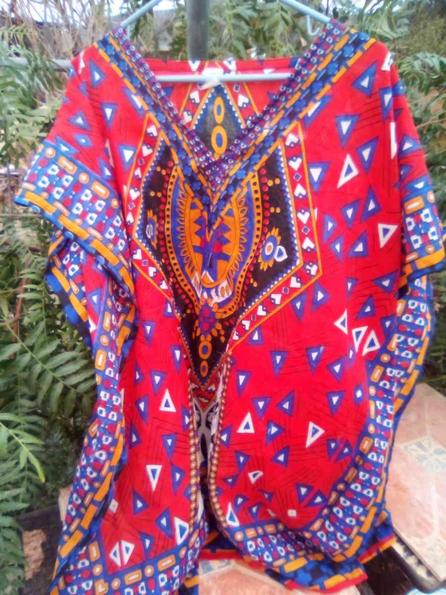 beautiful loose fitting summer dress knee length - Twentynine Palms, California - FleaMarketBay