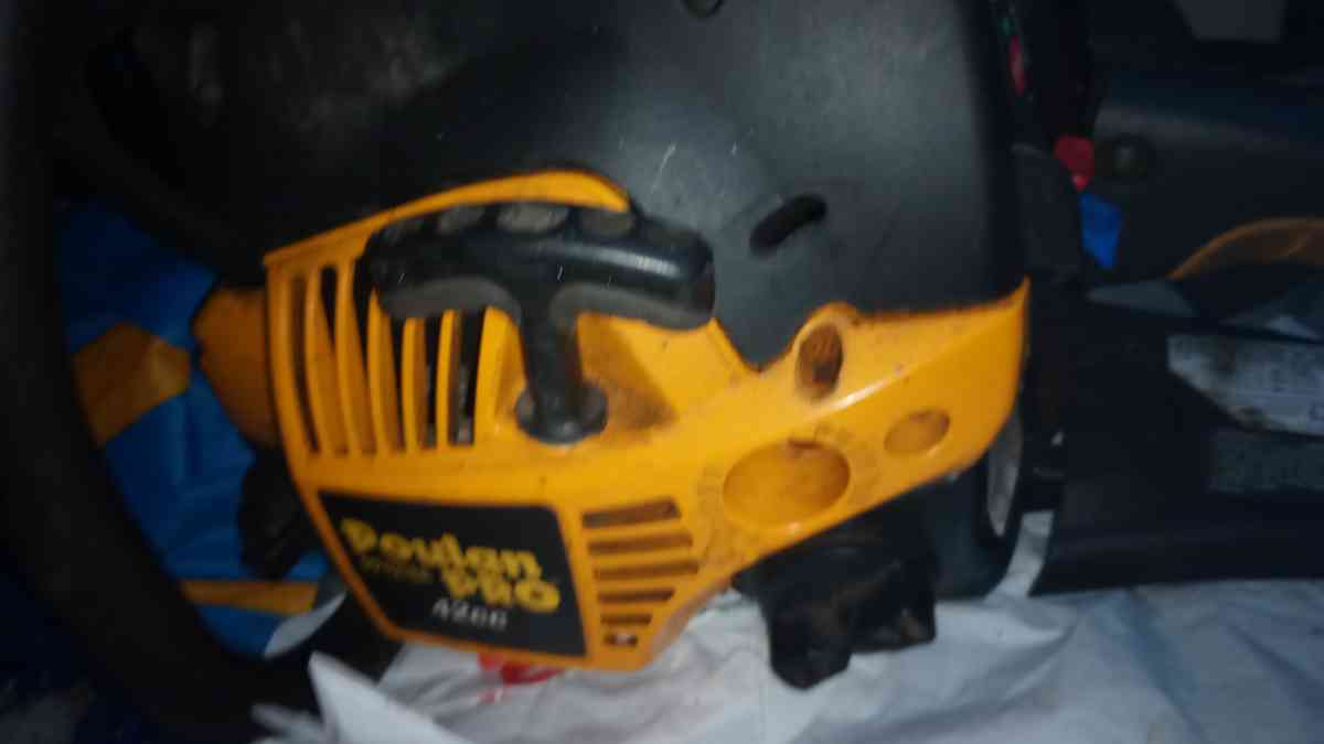 Poulan Pro chain saw pp4218a42cc - Spokane, Washington - FleaMarketBay