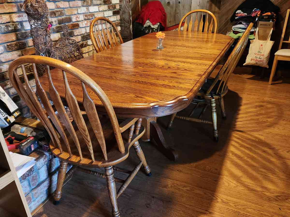 Ranch Style Dining Table - Penn Valley, California - FleaMarketBay
