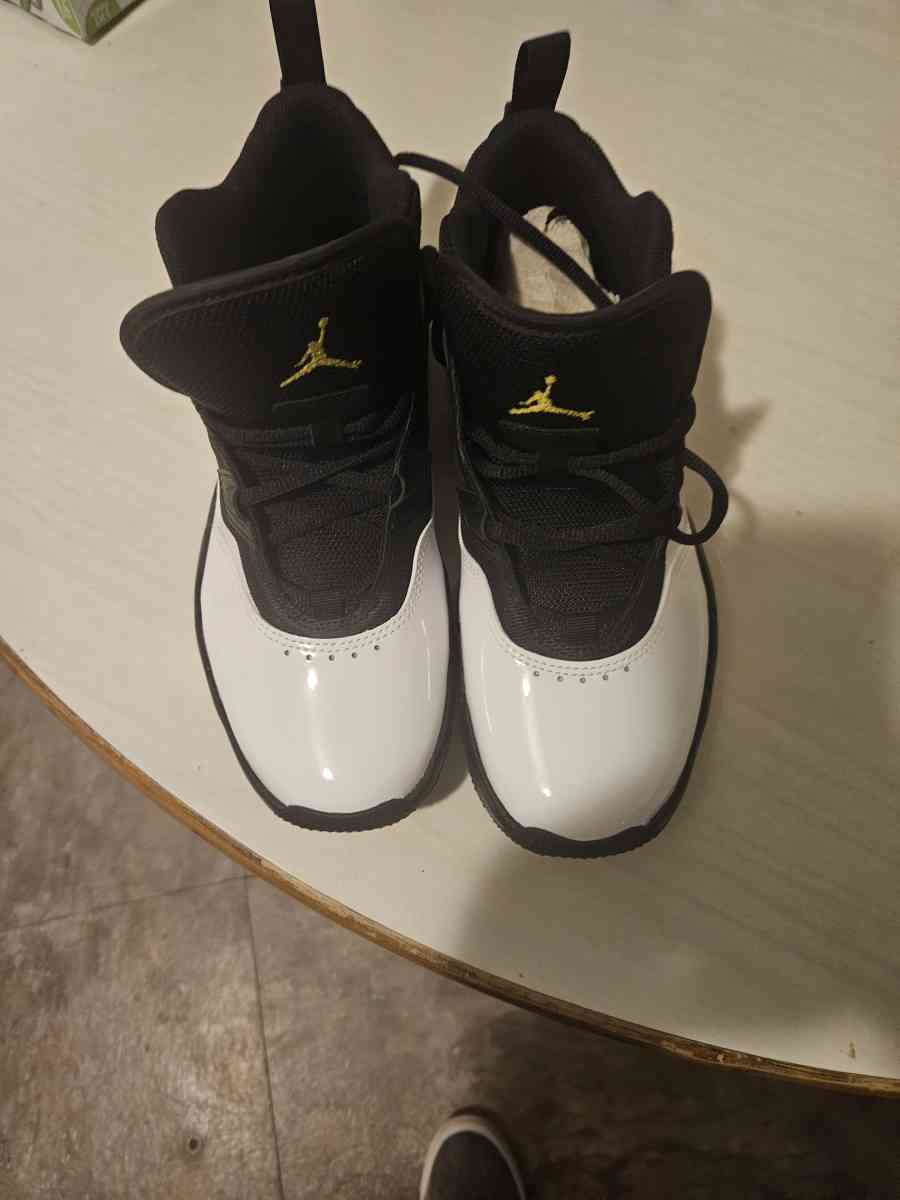 shoes - Alicia, Arkansas - FleaMarketBay