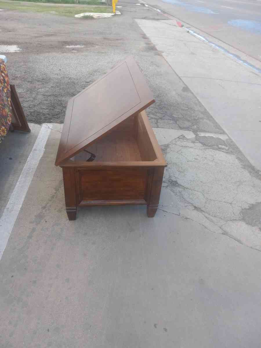 wood  chess - Tulare, California - FleaMarketBay