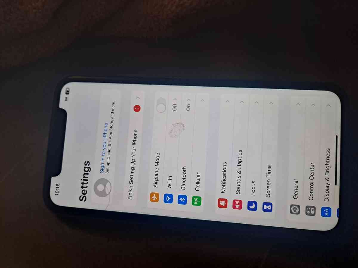 iphone 11 - Alhambra, California - FleaMarketBay