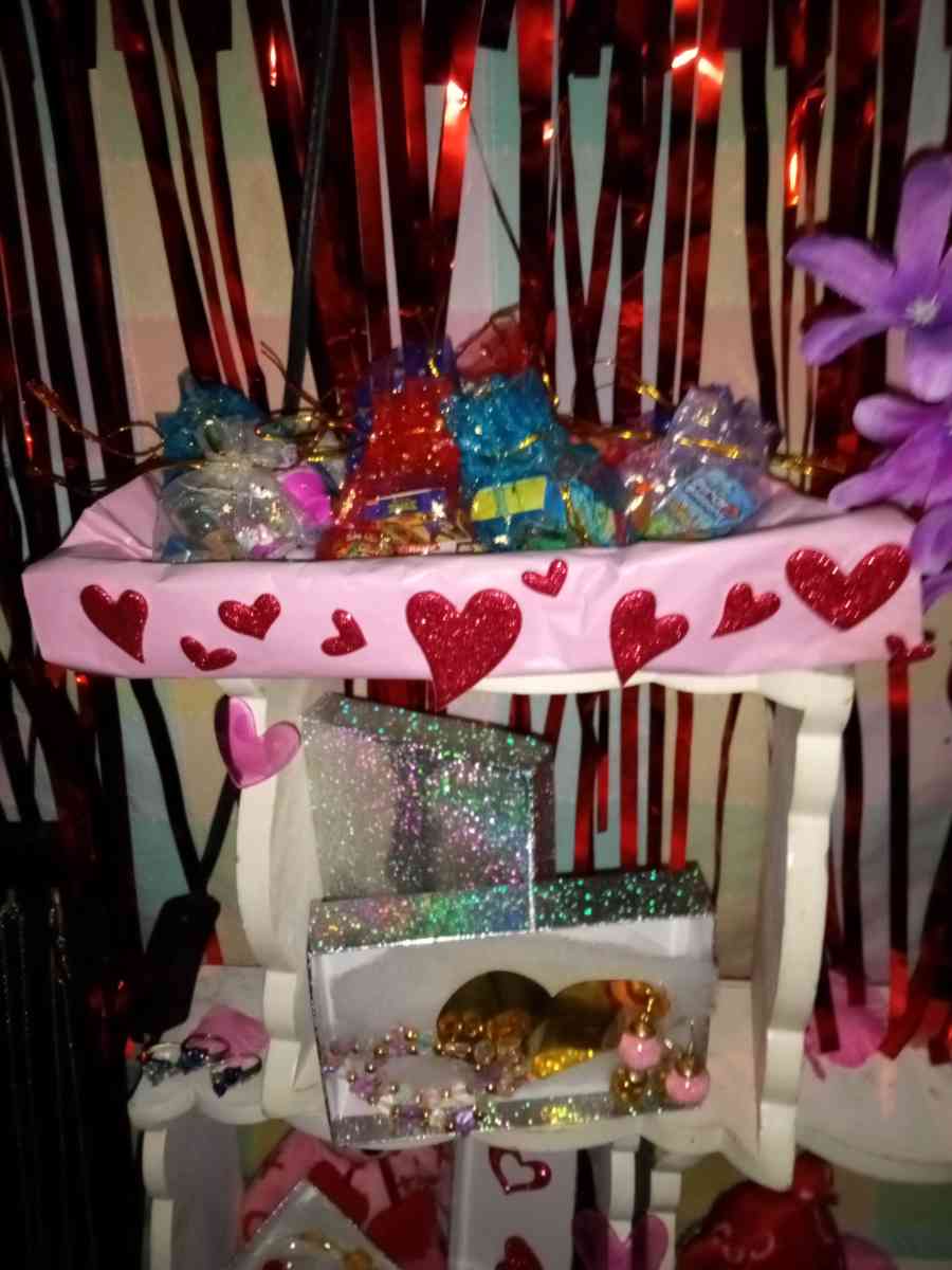 Expressive Fun and Collectable Unique Magnets - Newberg, Oregon - FleaMarketBay