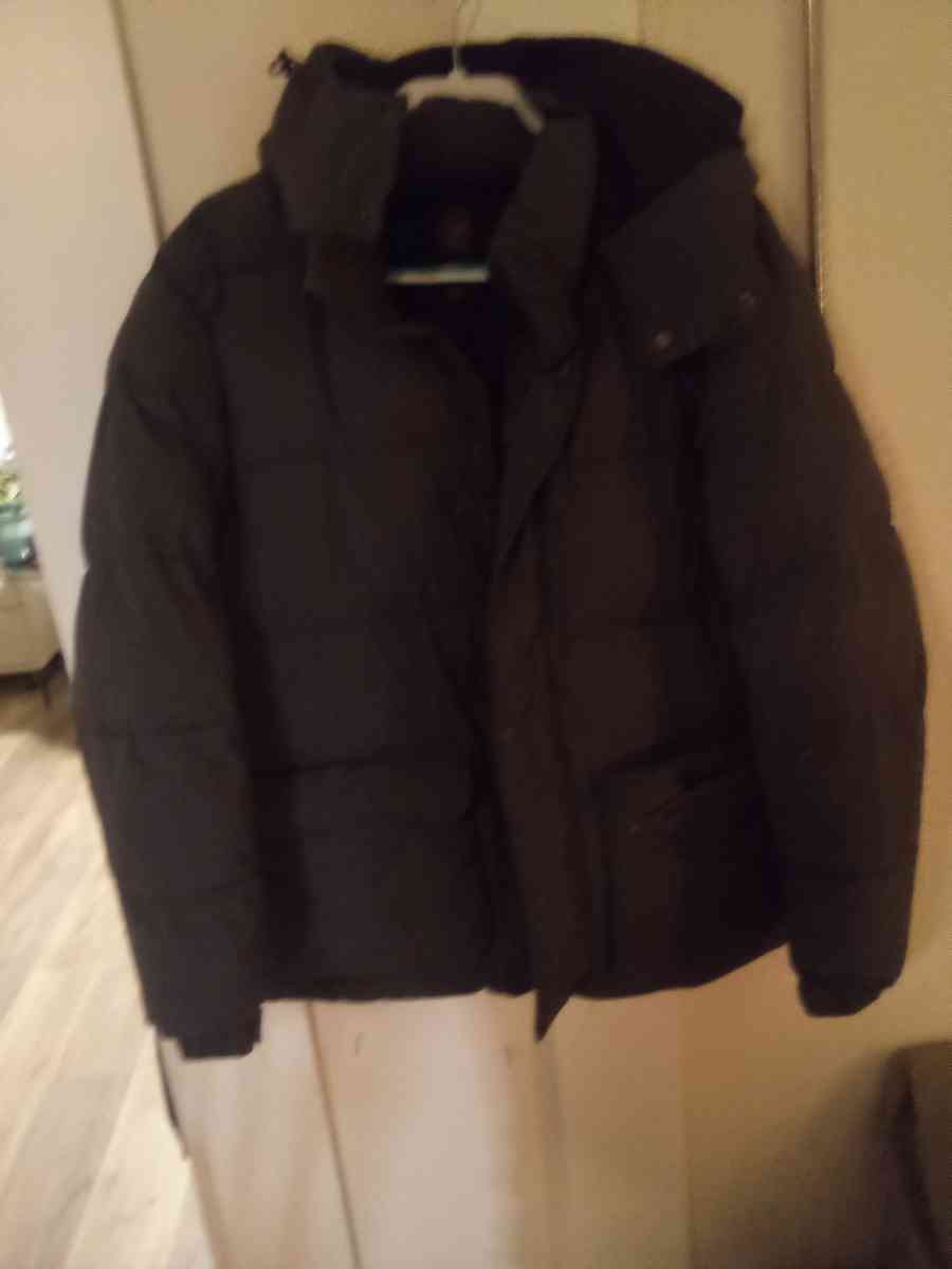 Kswiss coat with hood waterproof like new very worm and dry - Wilkesboro, North Carolina - FleaMarketBay