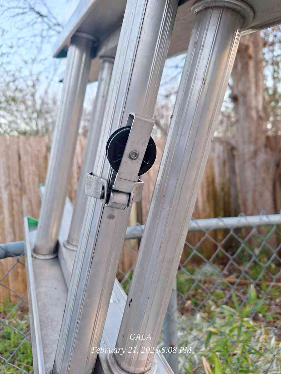 Warner aluminum 24 ft ladder - Austin, Texas - FleaMarketBay