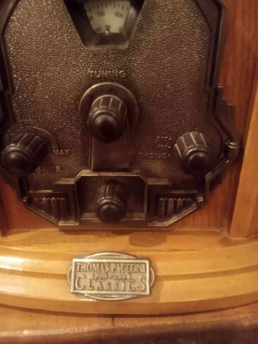 Thomas Pacconi record player - Latrobe, Pennsylvania - FleaMarketBay