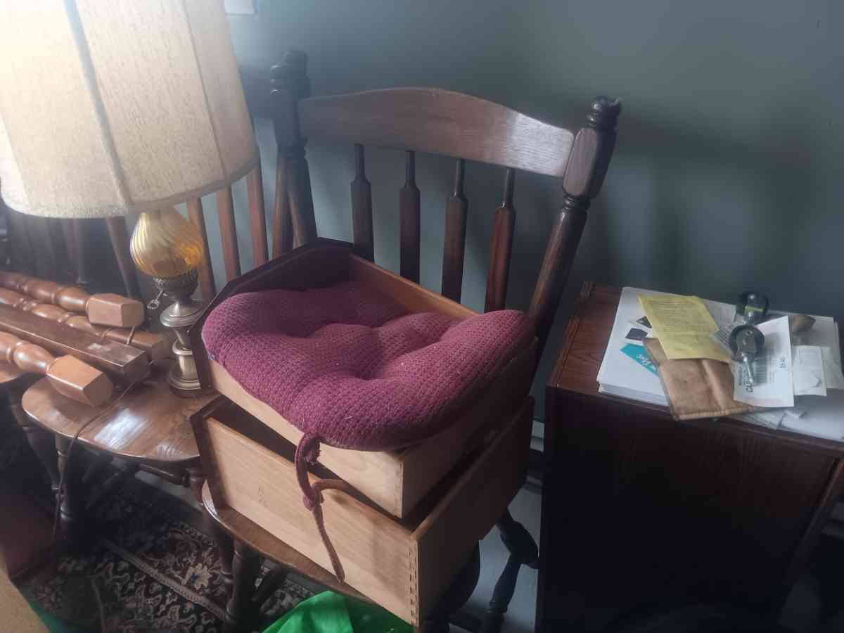 dining room or kitchen table chairs bed frame mirrors  more - Enfield, Connecticut - FleaMarketBay