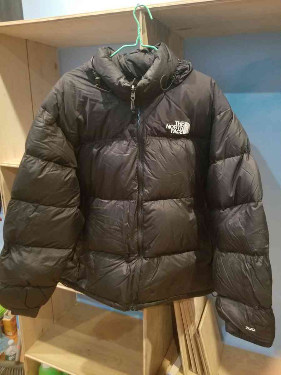 It is a THE NORTH FACE brand jacket size xxL - Brooklyn, New York - FleaMarketBay