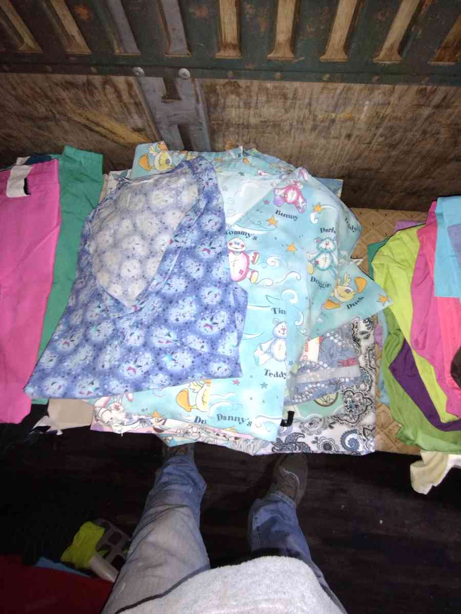 womans sctubs - Arden, North Carolina