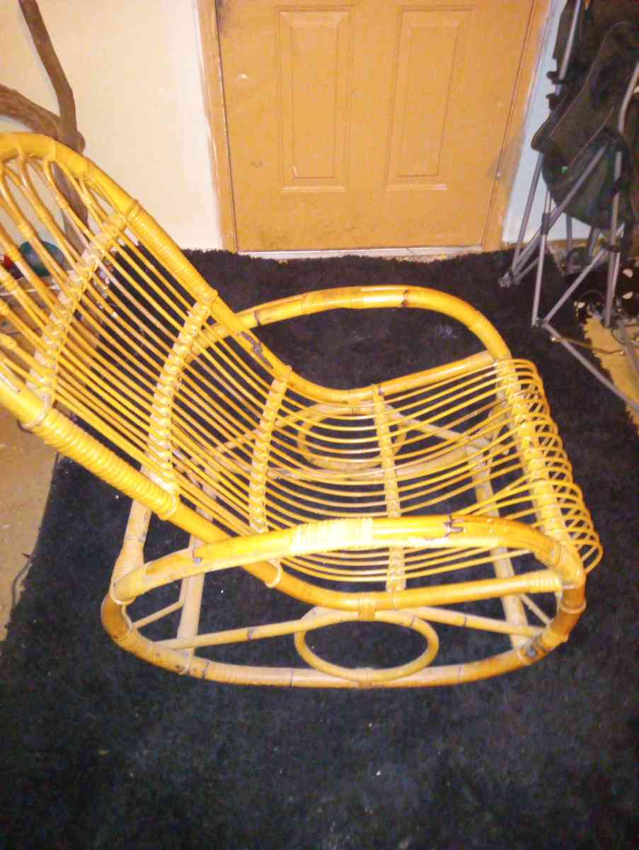 VINTAGE 1970S BURNT BAMBOO RATAAN ROCKING CHAIR - Little Rock, Arkansas - FleaMarketBay