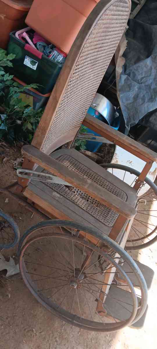 Mid 1800s wheelchair potty portable - Carbon Hill, Alabama - FleaMarketBay