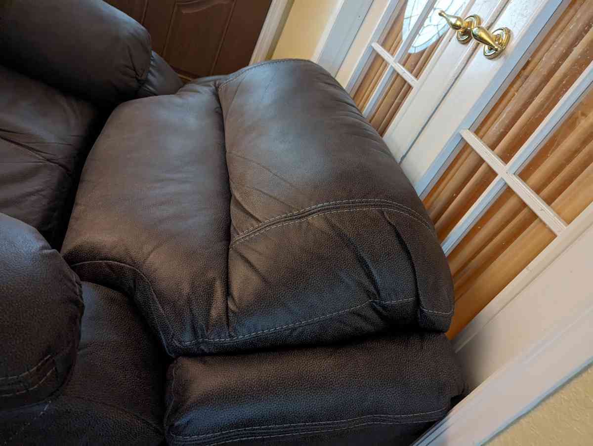 Cranedall Quarry Wide WALL HUGGER Power Recliner USA - Coconut Creek, Florida - FleaMarketBay