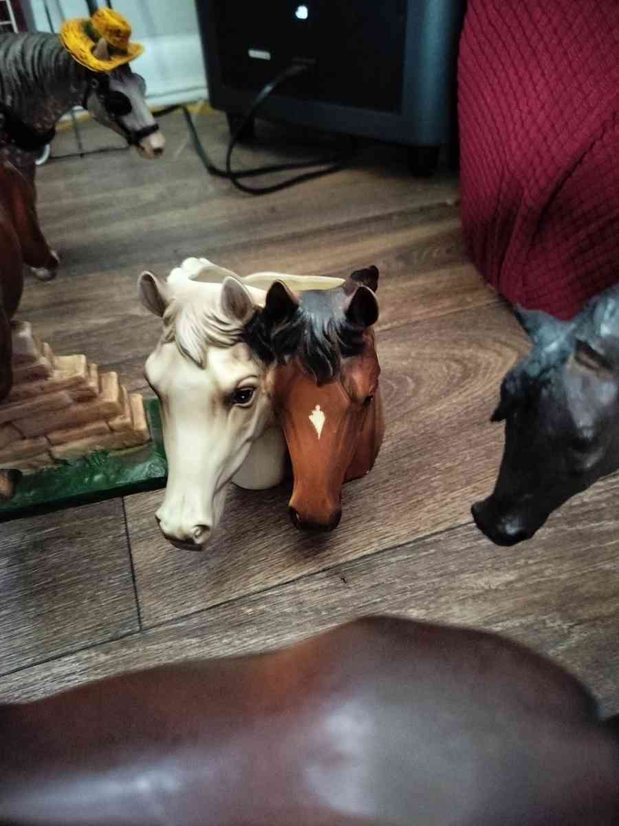 Brayer horse collectables - Hixson, Tennessee - FleaMarketBay