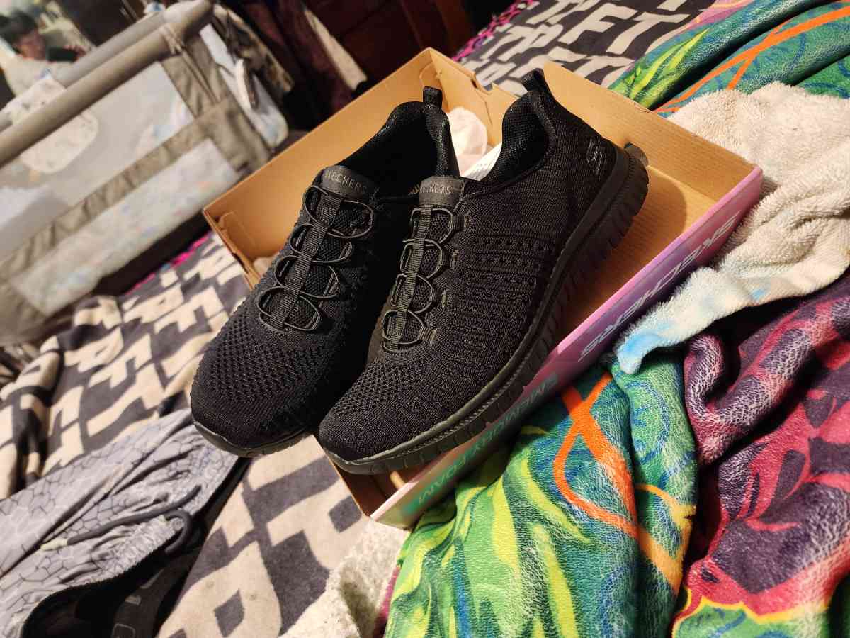 Memory Foam Sketchers - Grandy, Minnesota - FleaMarketBay