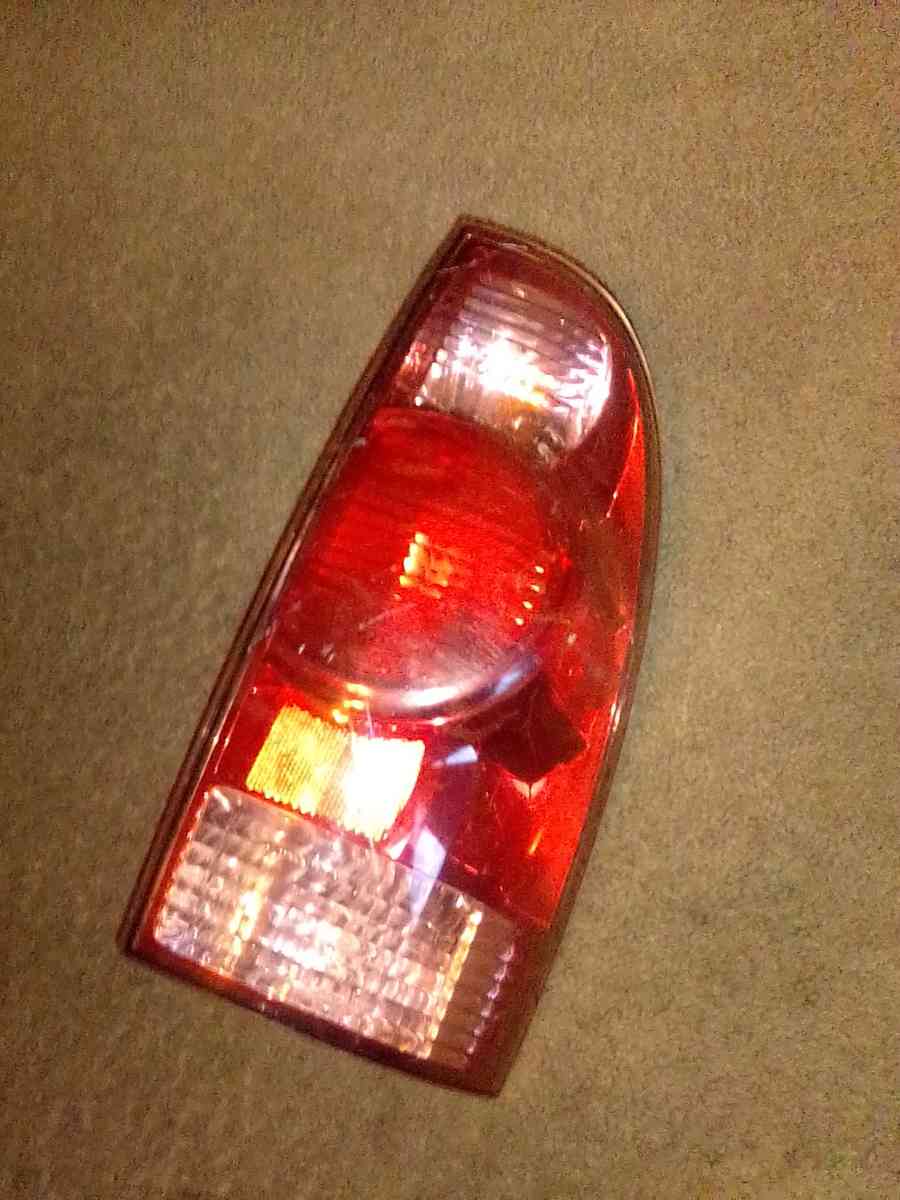 2003 Toyota 4Runner Right rear tail light - Irving, Texas