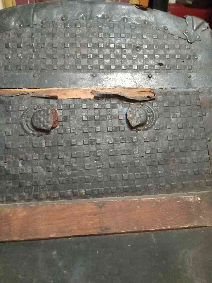 1800s steamboat chest - Omaha, Nebraska - FleaMarketBay