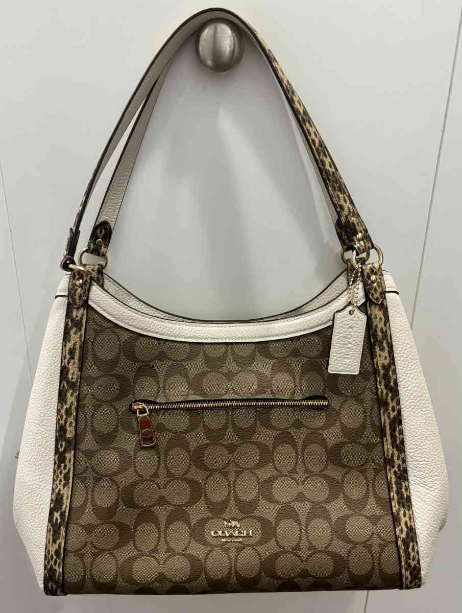 BRAND NEW COACH HANDBAG - Cedar Falls, Iowa