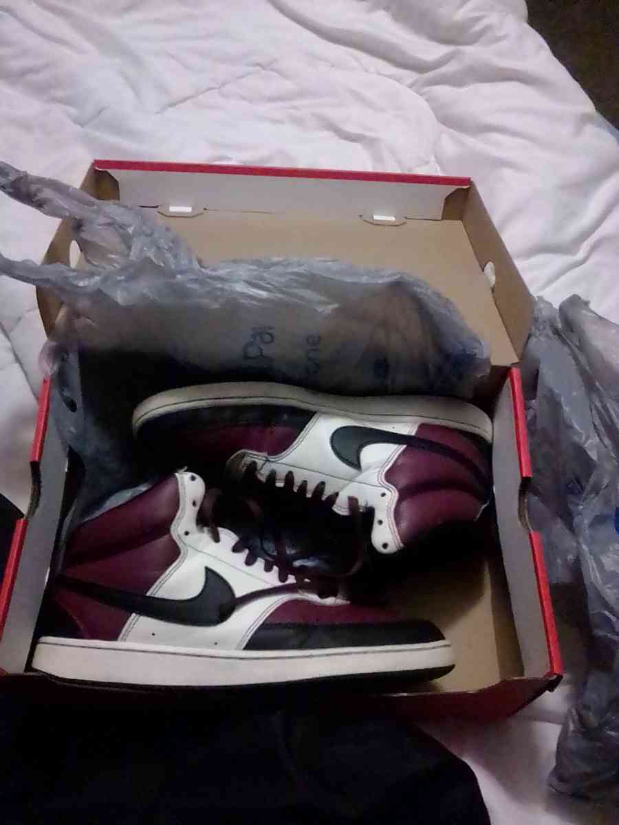 very used  size 8 Nike maroon boys hi tops - Irving, Texas - FleaMarketBay
