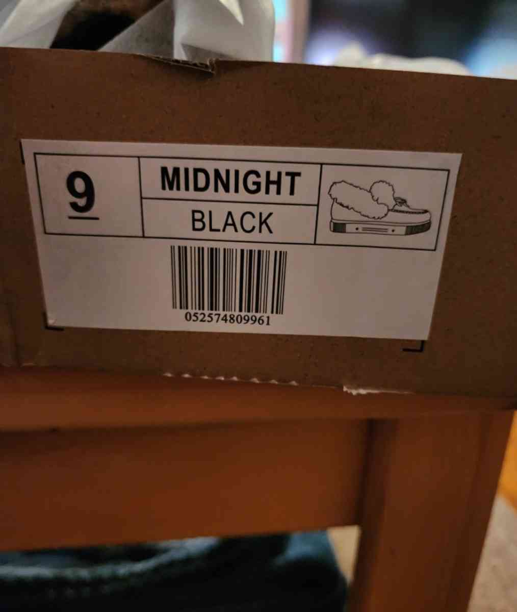 Journee Collection Slippers - Grandy, Minnesota - FleaMarketBay