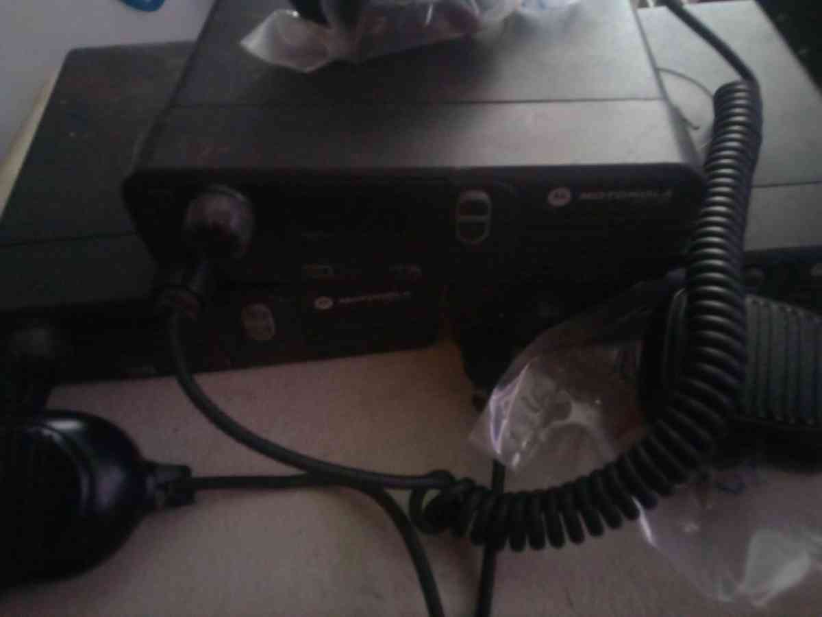 Motorola xps 4350 uhf twoway radio with mics - Jacksonville, Florida - FleaMarketBay