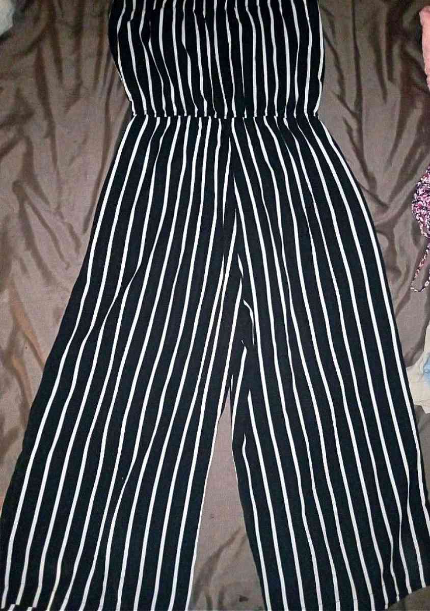 AMBIANCE SZ SMALL - Cleveland, Tennessee - FleaMarketBay