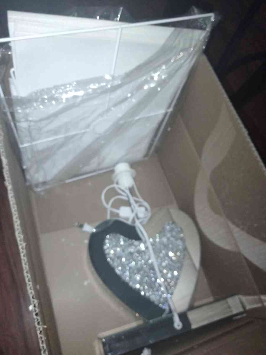 2 diamond crushed lamps new - Oklahoma City, Oklahoma - FleaMarketBay