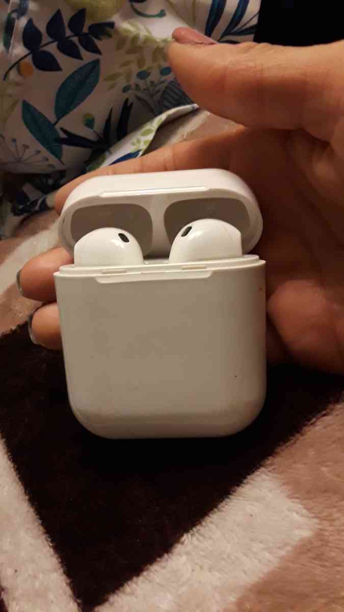 apple airpods - Los Angeles, California