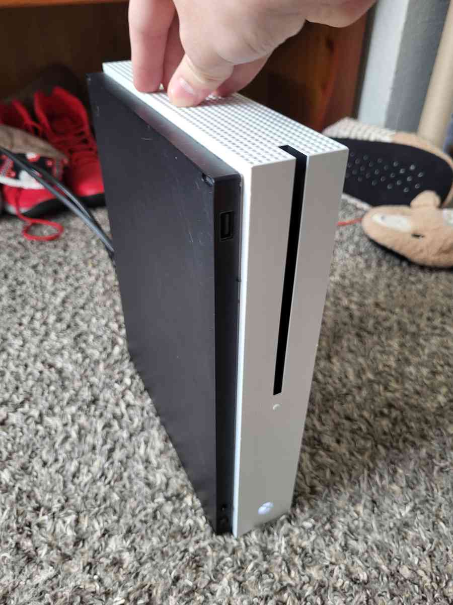 Xbox One S - Houston, Texas - FleaMarketBay