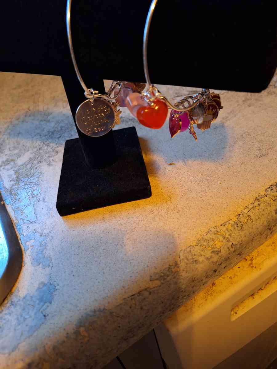 bracelet and keychain - Charleston, South Carolina - FleaMarketBay