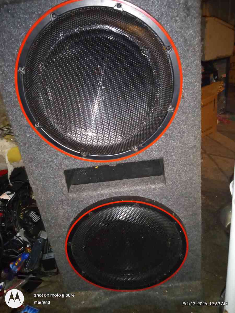 2 12inch Kenwood Speakersand Power Acoustic amp - Valdosta, Georgia