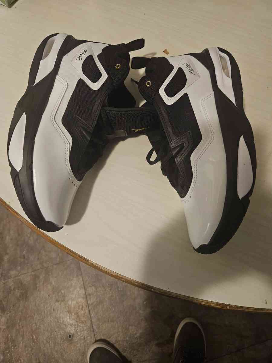 shoes - Alicia, Arkansas - FleaMarketBay